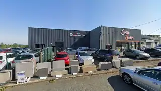 Martin's Auto, Angers
