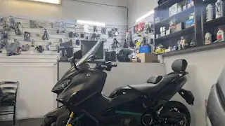 Cymo scooter, Courbevoie